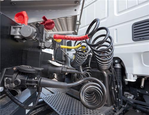 سیستم ترمز بادی ماشین سنگین چیست و چطور عمل می‌‌کند؟