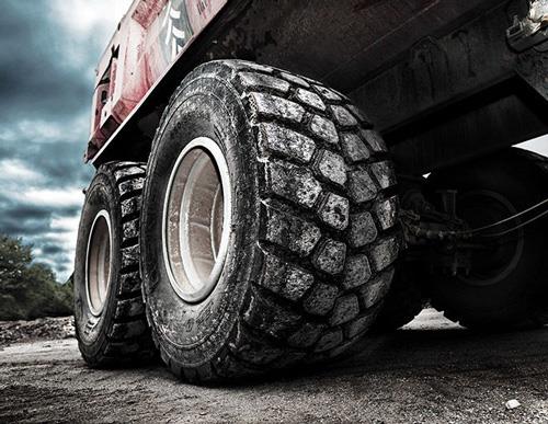 The Best Tires for Trucks and Buses