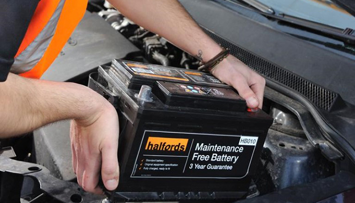 نحوه باطری به باطری ماشین سنگین