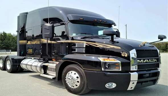 کامیون کشنده شاکمن