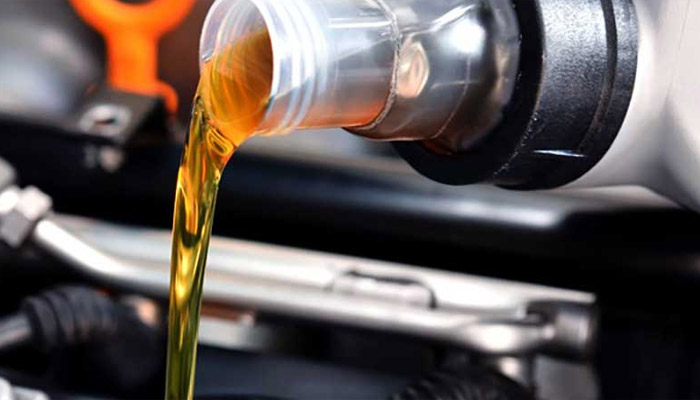 تعویض روغن هیدرولیک هر چند کیلومتر