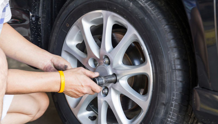 قالپاق کامیون بنز